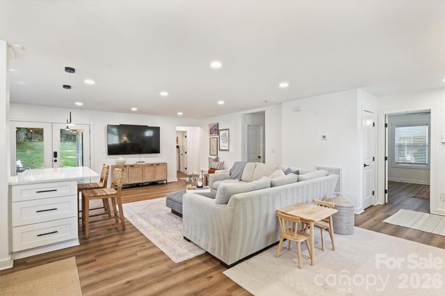 614 Cooper Drive, Charlotte, NC 28210