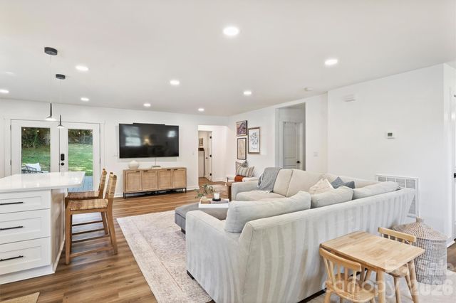 614 Cooper Drive, Charlotte, NC 28210