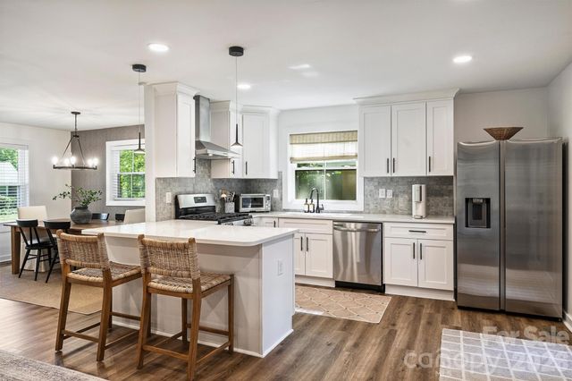 614 Cooper Drive, Charlotte, NC 28210
