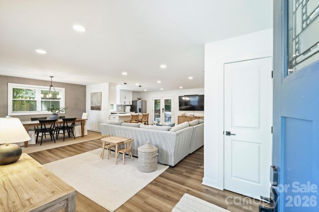 614 Cooper Drive, Charlotte, NC 28210