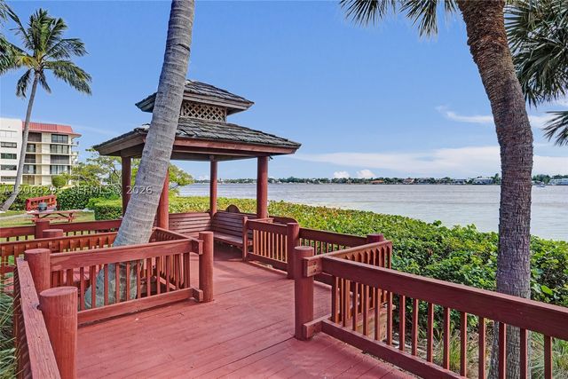 102 Half Moon Cir C3, Hypoluxo, FL 33462