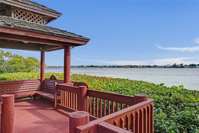 102 Half Moon Cir C3, Hypoluxo, FL 33462