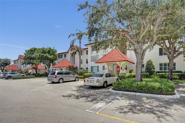 102 Half Moon Cir C3, Hypoluxo, FL 33462
