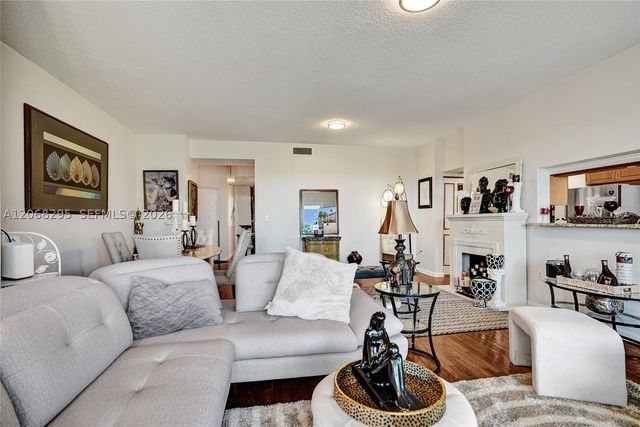 102 Half Moon Cir C3, Hypoluxo, FL 33462