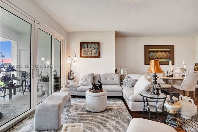 102 Half Moon Cir C3, Hypoluxo, FL 33462