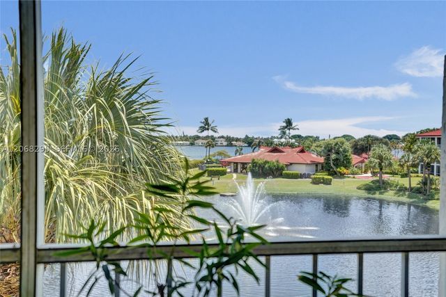 102 Half Moon Cir C3, Hypoluxo, FL 33462