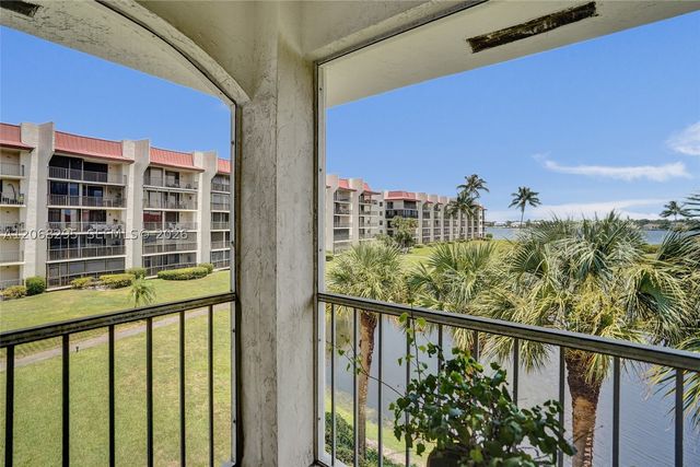 102 Half Moon Cir C3, Hypoluxo, FL 33462
