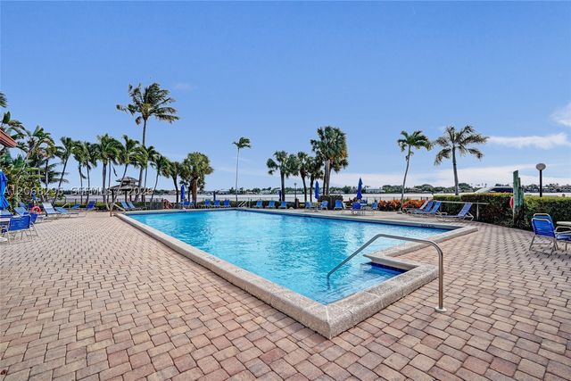 102 Half Moon Cir C3, Hypoluxo, FL 33462