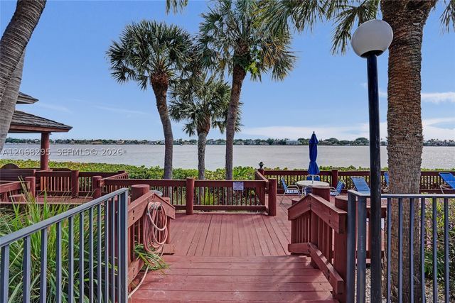 102 Half Moon Cir C3, Hypoluxo, FL 33462
