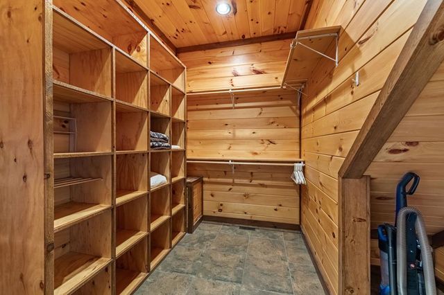 9 Kensington Drive, Mineral Bluff, GA 30559