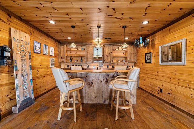 9 Kensington Drive, Mineral Bluff, GA 30559