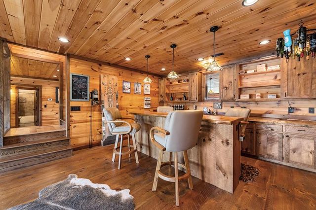 9 Kensington Drive, Mineral Bluff, GA 30559