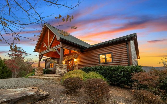 9 Kensington Drive, Mineral Bluff, GA 30559