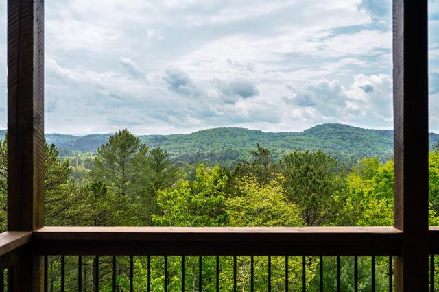 9 Kensington Drive, Mineral Bluff, GA 30559