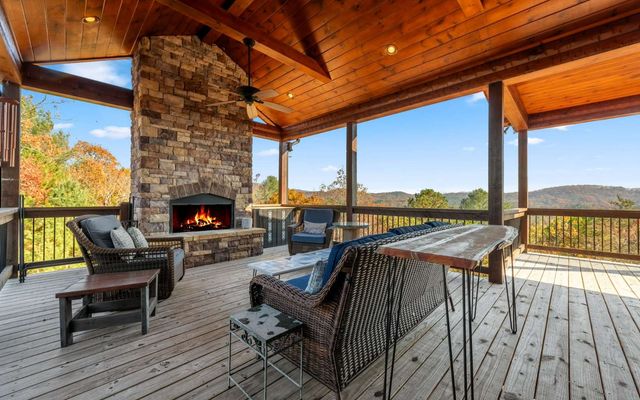 9 Kensington Drive, Mineral Bluff, GA 30559