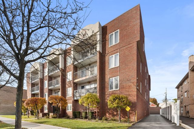 5840 W Lawrence Avenue 405, Chicago, IL 60630