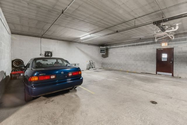 5840 W Lawrence Avenue 405, Chicago, IL 60630