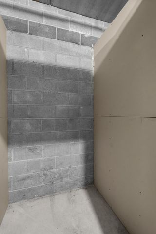 5840 W Lawrence Avenue 405, Chicago, IL 60630