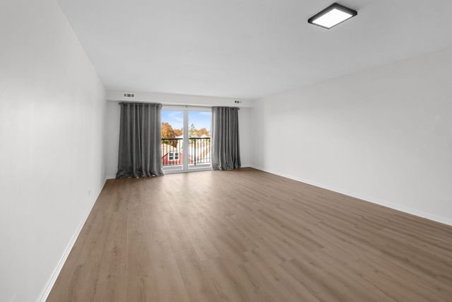 5840 W Lawrence Avenue 405, Chicago, IL 60630