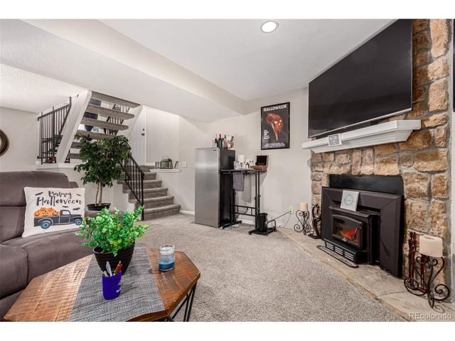 21550 E Alamo Pl, Centennial, CO 80015