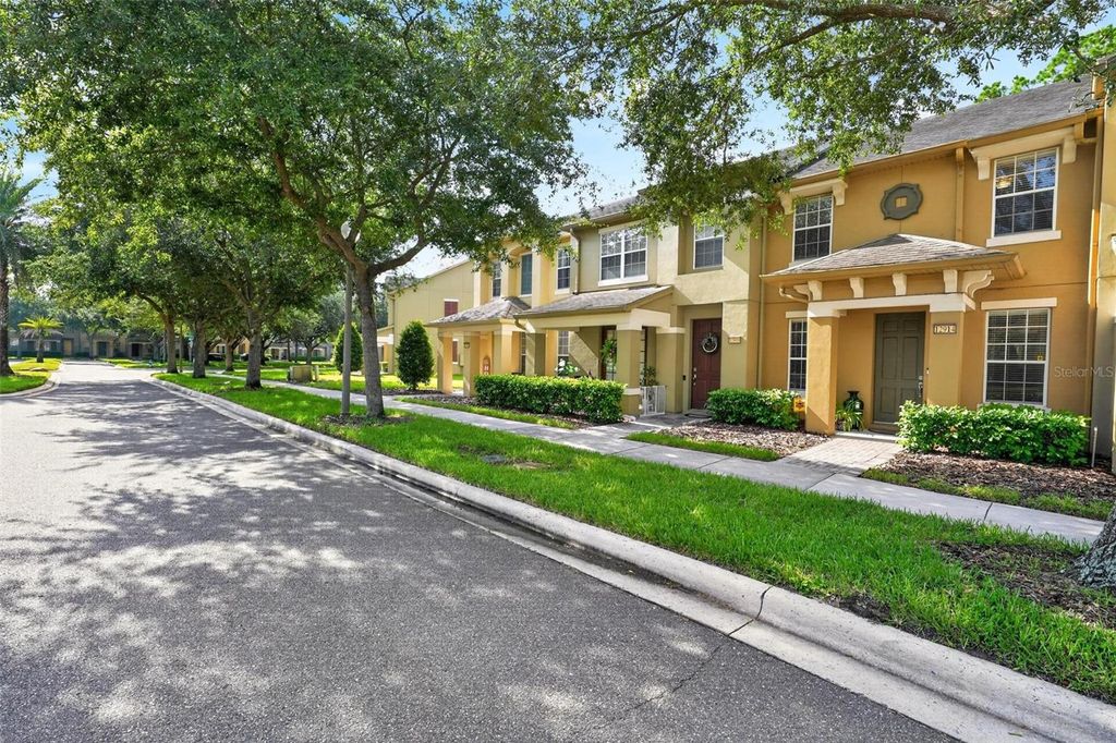 Image 2 of property listing at 12914 VENNETTA WAY, Windermere, FL 34786