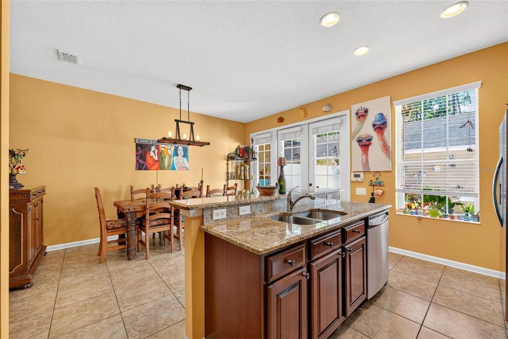 Image 16 of property listing at 12914 VENNETTA WAY, Windermere, FL 34786