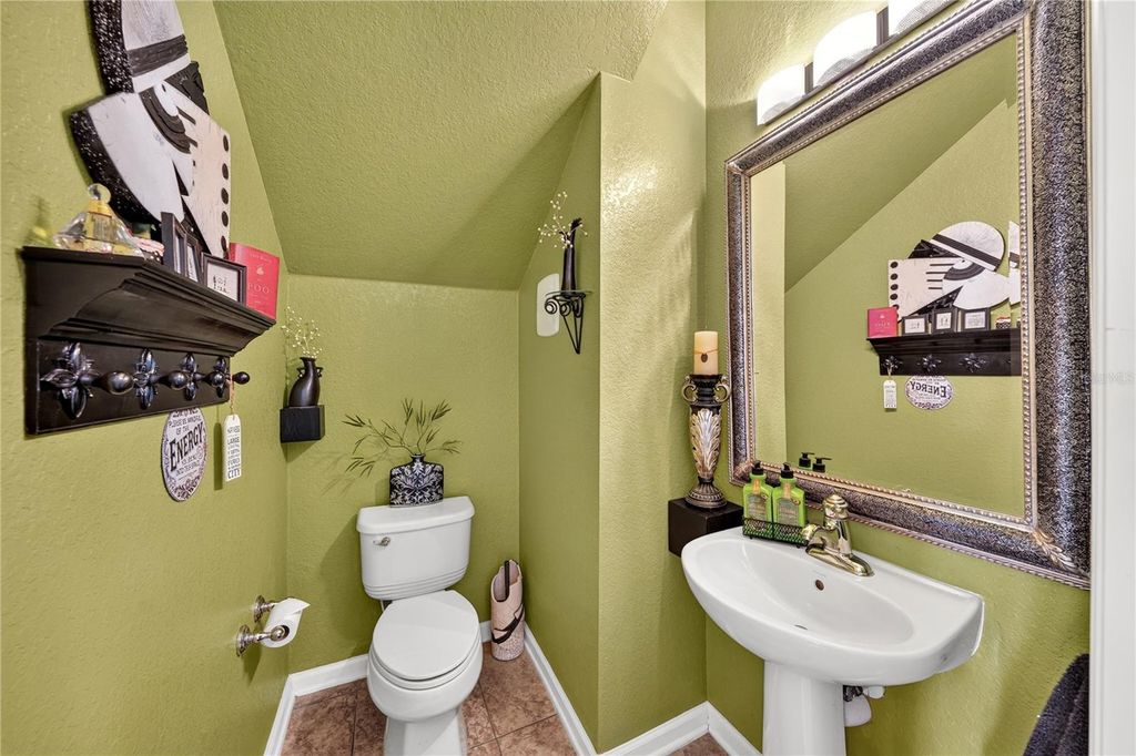 Image 23 of property listing at 12914 VENNETTA WAY, Windermere, FL 34786