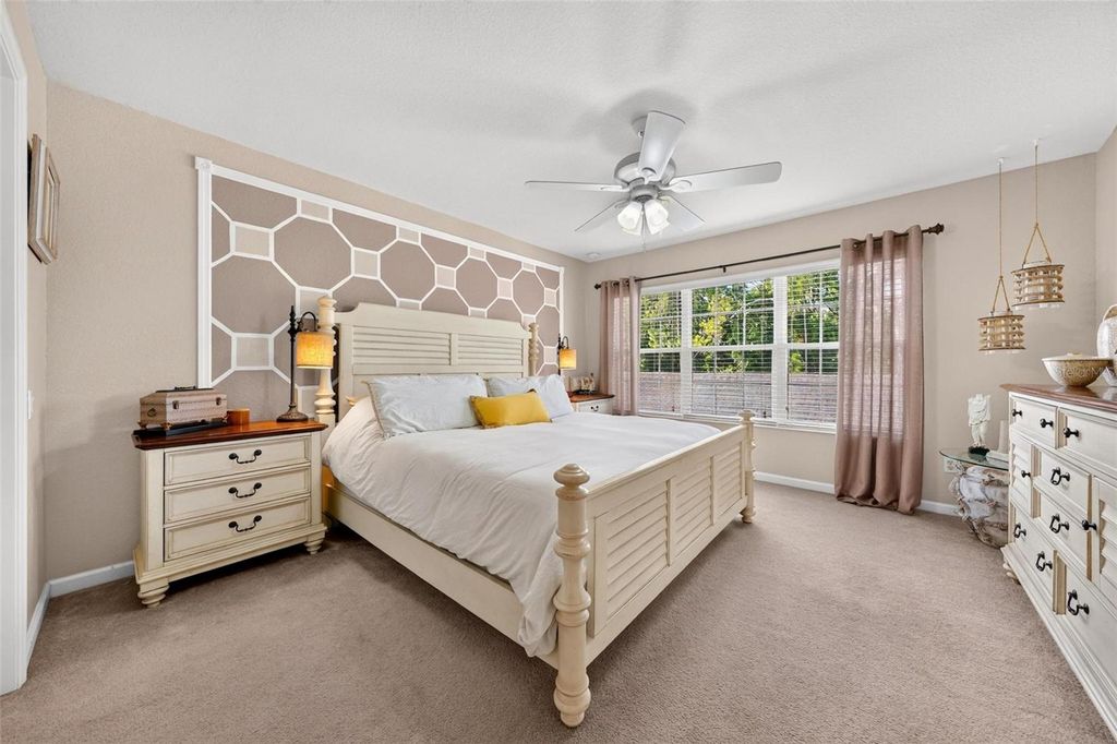 Image 25 of property listing at 12914 VENNETTA WAY, Windermere, FL 34786