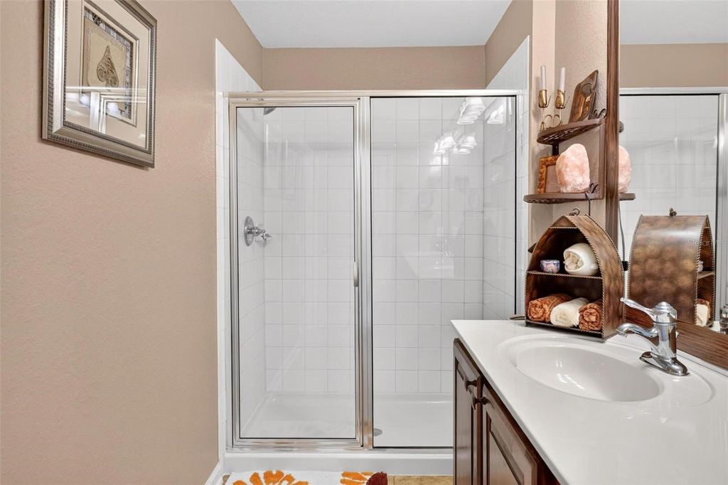 Image 29 of property listing at 12914 VENNETTA WAY, Windermere, FL 34786