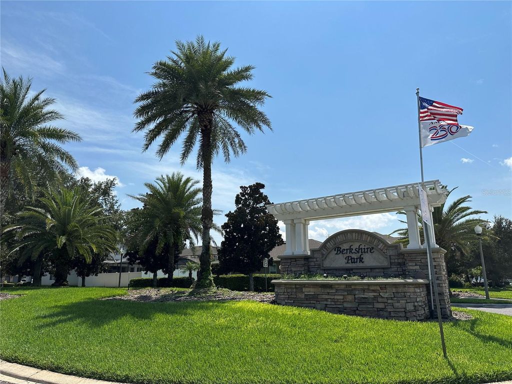 Image 49 of property listing at 12914 VENNETTA WAY, Windermere, FL 34786