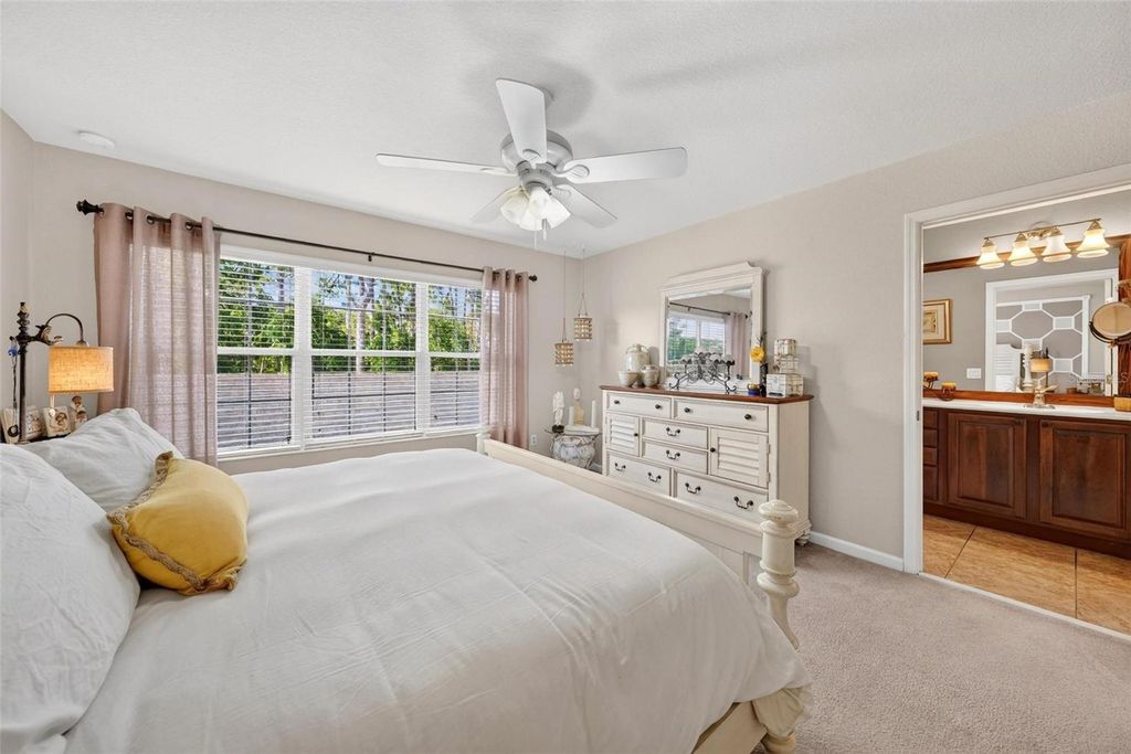 Image 7 of property listing at 12914 VENNETTA WAY, Windermere, FL 34786