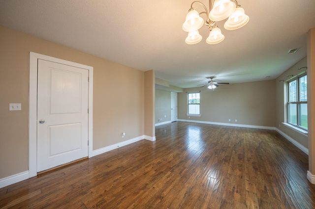 1000 S LOUISVILLE DR, Columbia, MO 65203