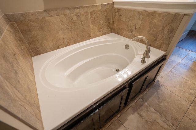 1000 S LOUISVILLE DR, Columbia, MO 65203