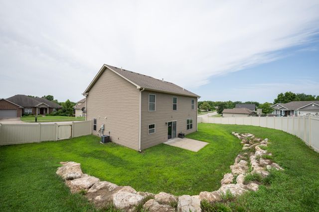 1000 S LOUISVILLE DR, Columbia, MO 65203
