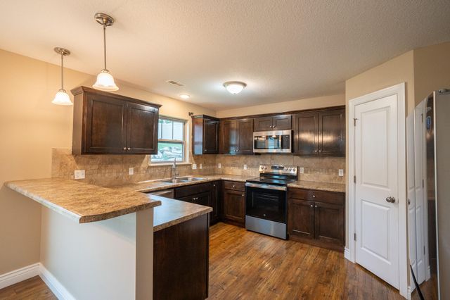 1000 S LOUISVILLE DR, Columbia, MO 65203