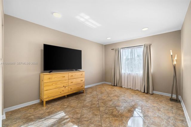 11166 NW 37th St, Sunrise, FL 33351