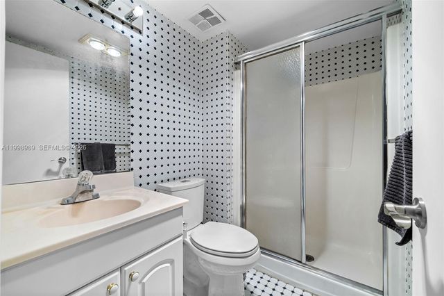 11166 NW 37th St, Sunrise, FL 33351