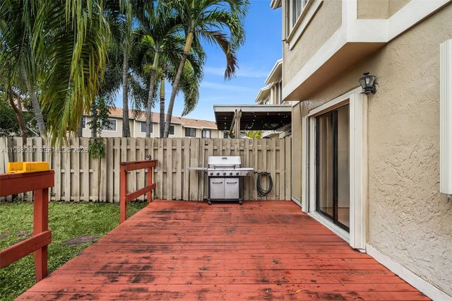 11166 NW 37th St, Sunrise, FL 33351