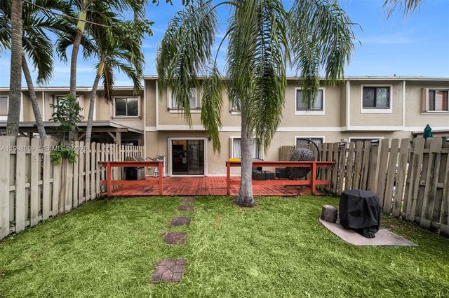 11166 NW 37th St, Sunrise, FL 33351