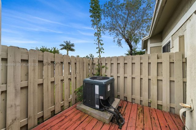 11166 NW 37th St, Sunrise, FL 33351