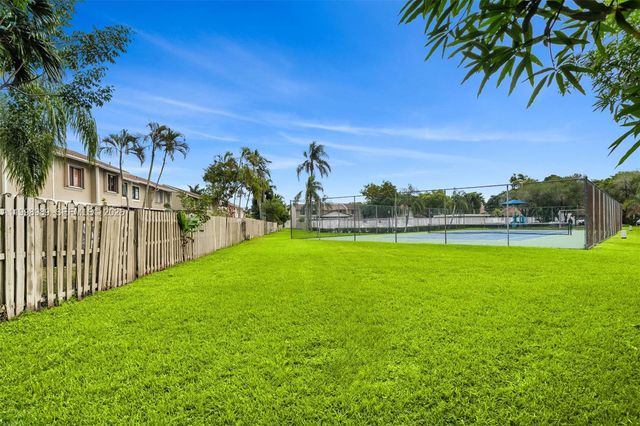 11166 NW 37th St, Sunrise, FL 33351