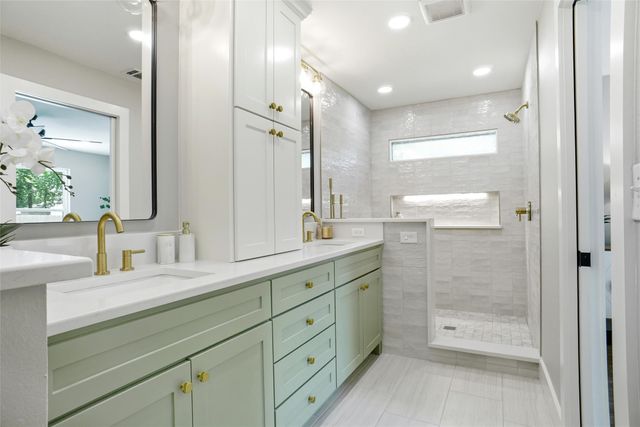 5452 Santa Barbara Avenue, Fort Worth, TX 76114