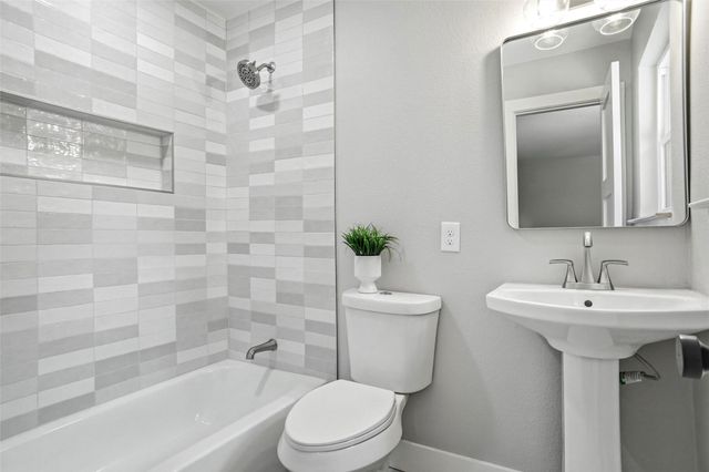 5452 Santa Barbara Avenue, Fort Worth, TX 76114