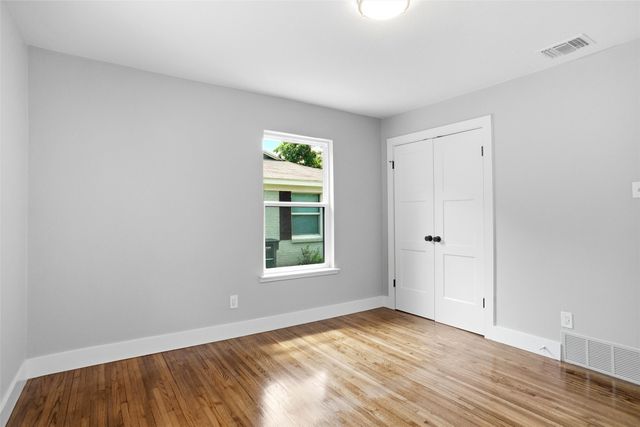 5452 Santa Barbara Avenue, Fort Worth, TX 76114