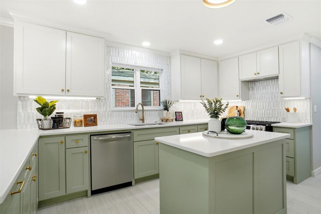 5452 Santa Barbara Avenue, Fort Worth, TX 76114