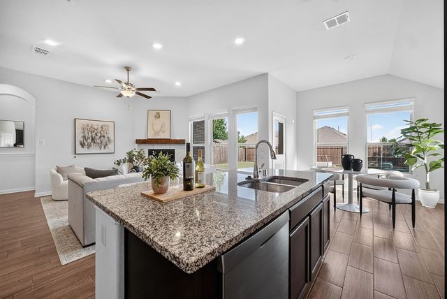 1352 Lake Grove Drive, Little Elm, TX 75068