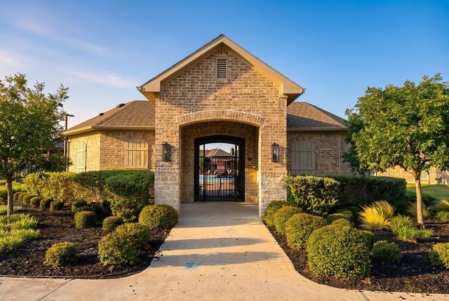 1352 Lake Grove Drive, Little Elm, TX 75068