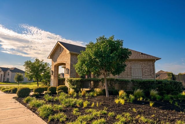 1352 Lake Grove Drive, Little Elm, TX 75068