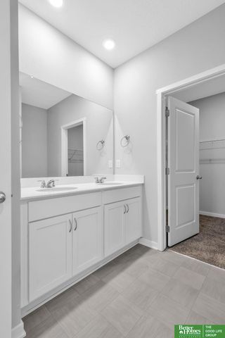 8522 S 63rd Street, Papillion, NE 68157