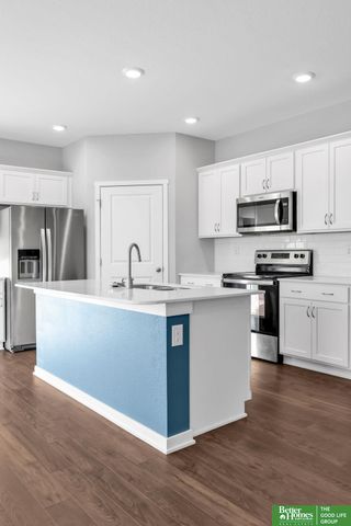 8522 S 63rd Street, Papillion, NE 68157